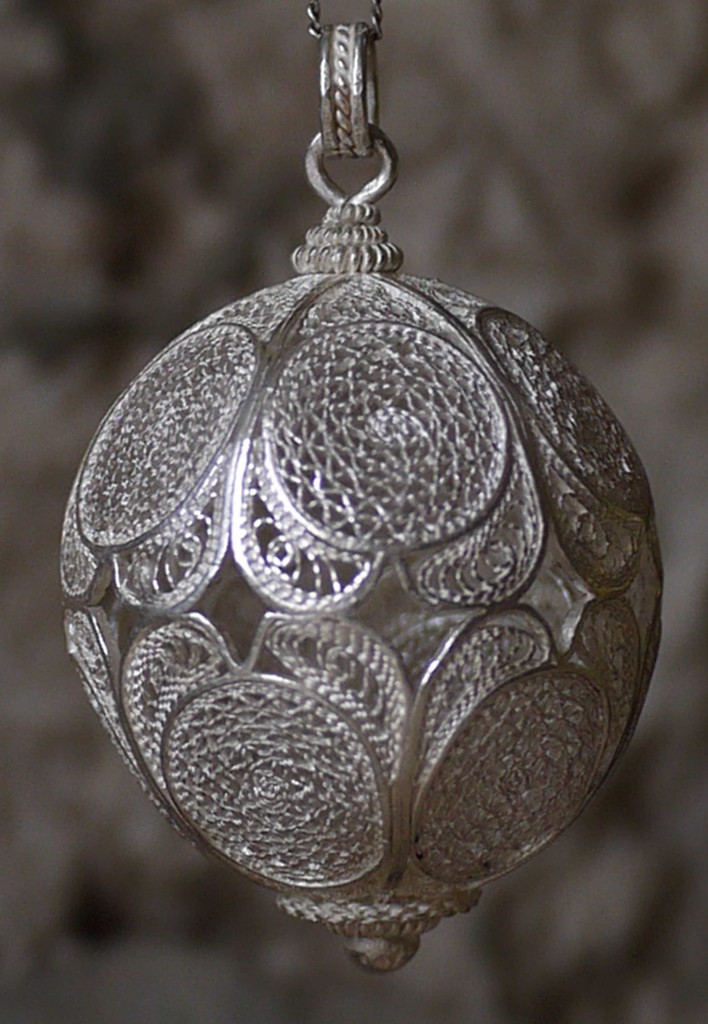 Filigree Ball 1